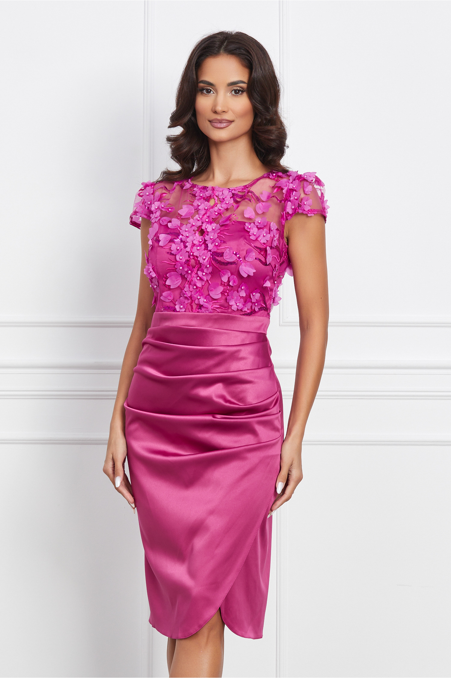 Rochie Ella Collection Catlin fucsia cu flori la bust si maneci scurte